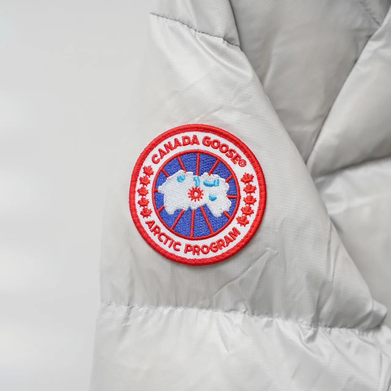 P960 CANADA GOOSE丨Canada Goose 2239L (women's) hooded down jacket Color: Gray Size: XS-XXL